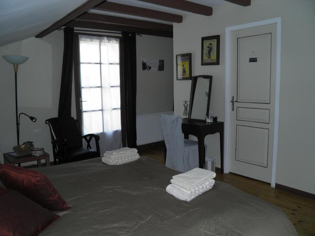 Chambres D'Hotes La Vigneronne Senouillac Phòng bức ảnh